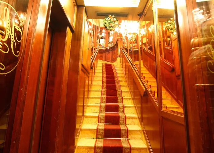 Hotel Lux